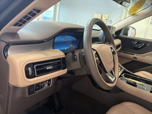 Used 2023 Lincoln Aviator AWD w/ Premium Package image 22