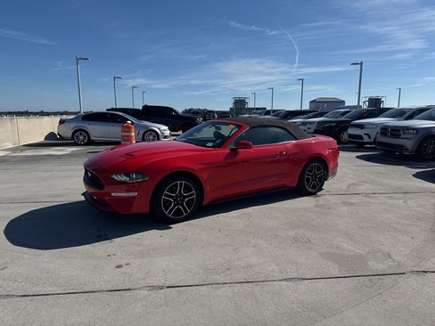 Used 2020 Ford Mustang Premium image 9