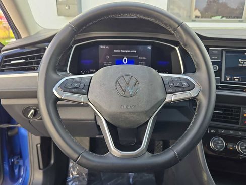 Used 2022 Volkswagen Jetta SE w/ Panoramic Sunroof Package image 23