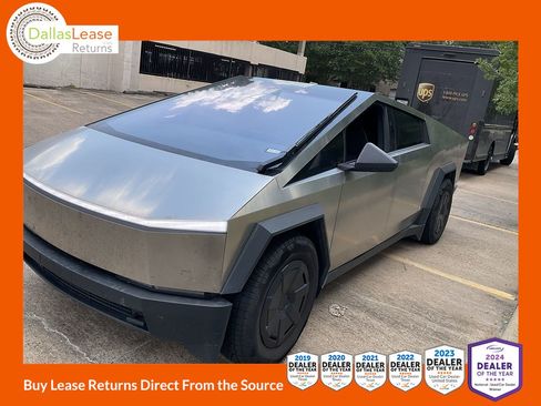 Used 2025 Tesla Cybertruck AWD Crew Cab image 1