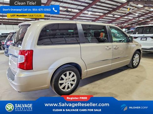 Used 2014 Chrysler Town & Country Touring FWD image 4