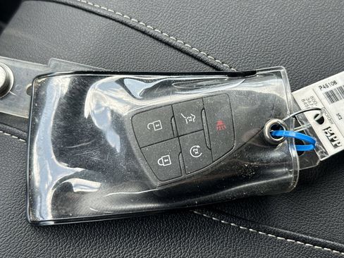 Used 2025 Chevrolet Traverse LT FWD image 35
