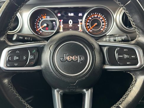 Used 2020 Jeep Wrangler Unlimited Sahara AWD/4WD image 24
