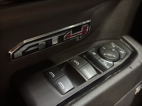 Used 2024 GMC Sierra 1500 AT4 w/ Technology Package AWD/4WD image 40