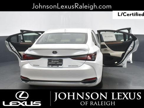 Certified 2025 Lexus ES 300h Ultra Luxury w/ Accessory Package (Z2) image 30