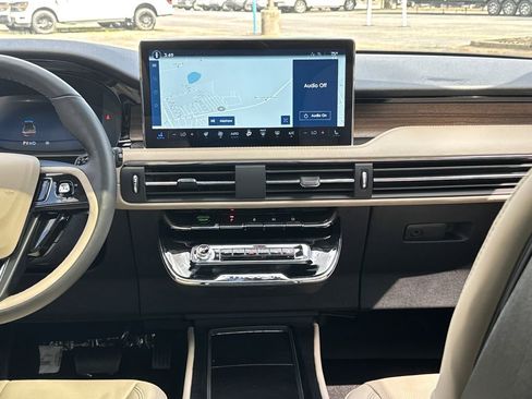 New 2026 Lincoln Corsair Reserve w/ Jet Appearance Package image 17