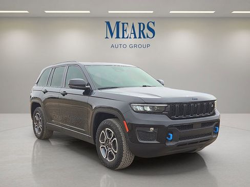 Used 2022 Jeep Grand Cherokee Trailhawk w/ Advanced Protech Group II image 7
