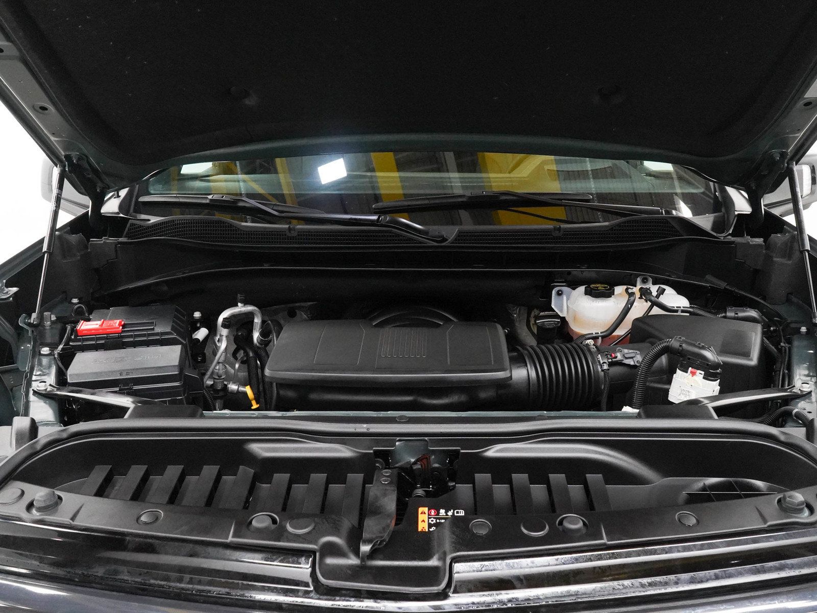 Used 2025 Chevrolet Silverado 1500 ZR2 w/ Technology Package AWD/4WD image 32