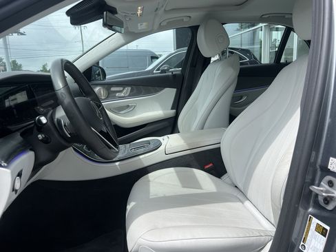 Used 2023 Mercedes-Benz E 350 4MATIC Sedan image 16
