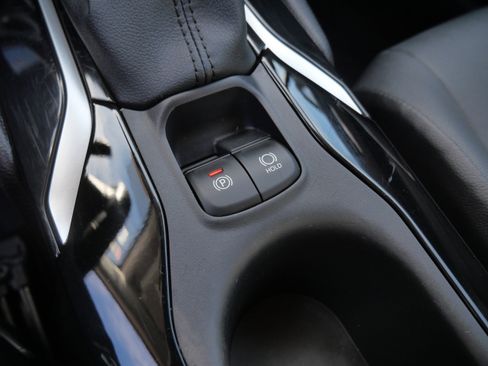 Certified 2025 Toyota Corolla Cross XLE AWD/4WD image 32