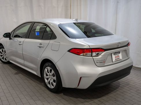Used 2023 Toyota Corolla LE image 3