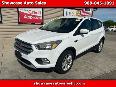 Used 2017 Ford Escape SE FWD image 1