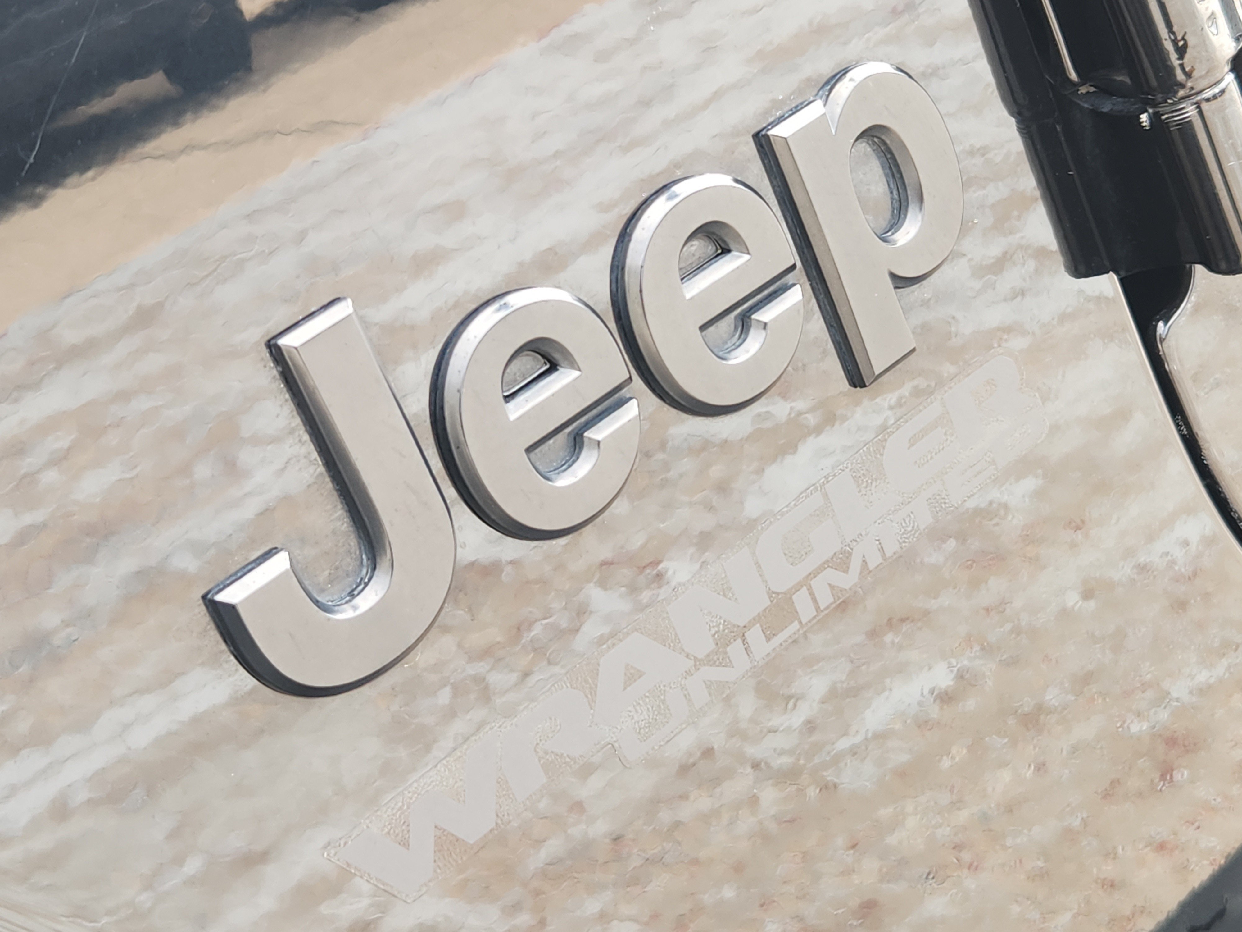Used 2019 Jeep Wrangler Unlimited Sahara AWD/4WD image 11
