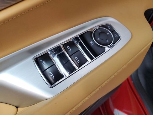 Used 2024 Chevrolet Corvette Stingray Premium Conv w/ Z51 Performance Package RWD image 11