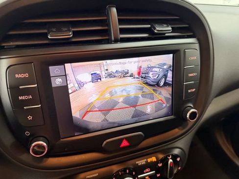 Used 2022 Kia Soul LX w/ Technology Package FWD image 23