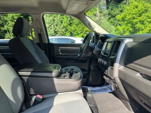 Used 2021 RAM 1500 Classic SLT RWD image 32