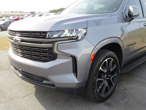 Certified 2022 Chevrolet Suburban RST w/ Luxury Package image 9