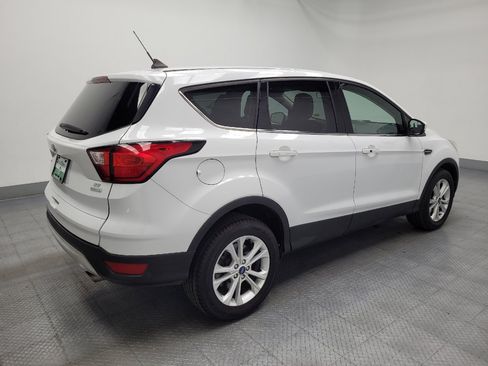 Used 2019 Ford Escape SE FWD image 10