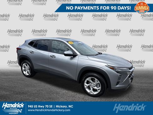 Used 2026 Chevrolet Trax LS w/ LS Convenience Package FWD image 1