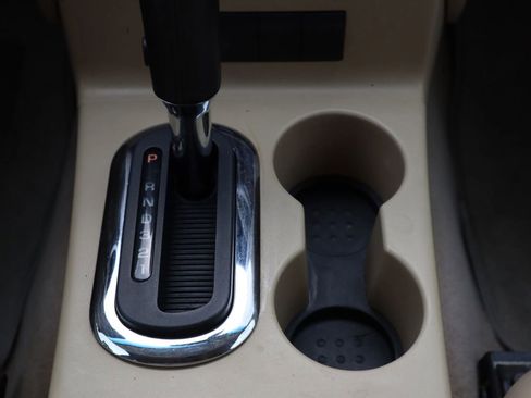 Used 2006 Ford Explorer Eddie Bauer RWD image 24