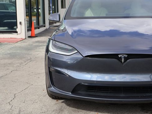 Used 2023 Tesla Model X image 12