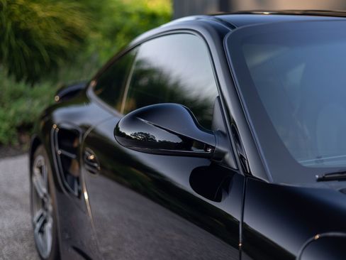 Used 2011 Porsche 911 Turbo S image 40