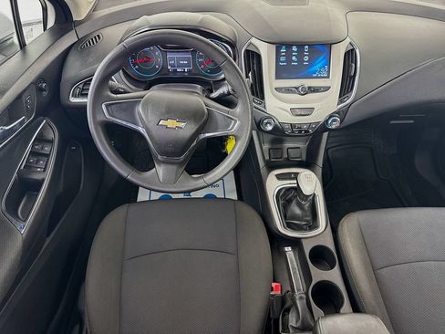 Used 2018 Chevrolet Cruze LS FWD image 25