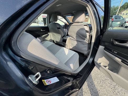 Used 2012 Toyota Camry LE image 33