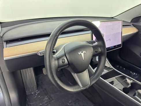 Used 2018 Tesla Model 3 Long Range image 13