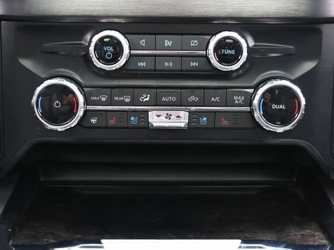 Used 2024 Ford F350 Lariat w/ Lariat Ultimate Package AWD/4WD image 38