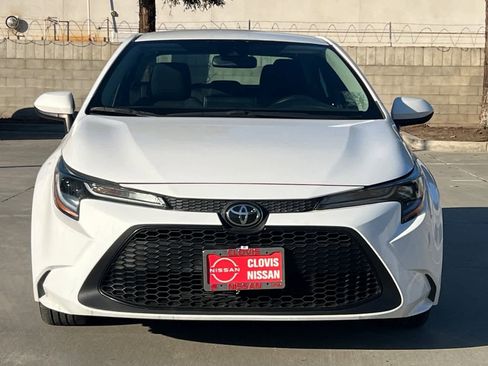 Used 2021 Toyota Corolla LE image 11