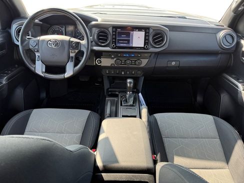 Used 2020 Toyota Tacoma TRD Sport w/ Technology Package image 12