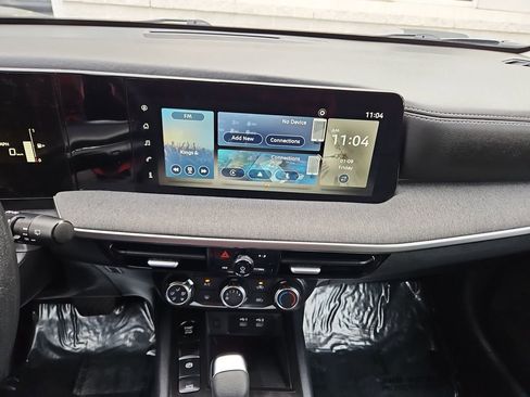 Used 2025 Nissan Kicks SV image 15