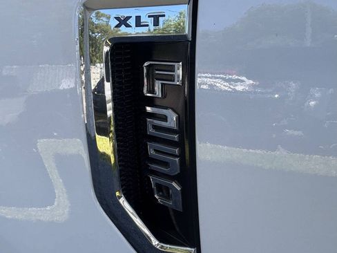 Used 2020 Ford F250 XLT w/ XLT Value Package AWD/4WD image 4