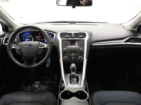 Used 2015 Ford Fusion SE image 17