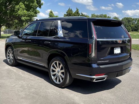 Used 2024 Cadillac Escalade Premium Luxury Platinum AWD/4WD image 4