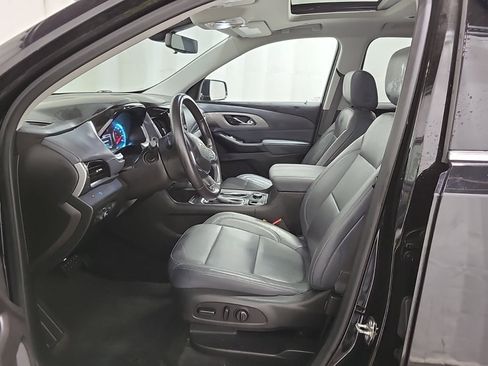 Used 2019 Chevrolet Traverse LT w/ LT Premium Package AWD/4WD image 5