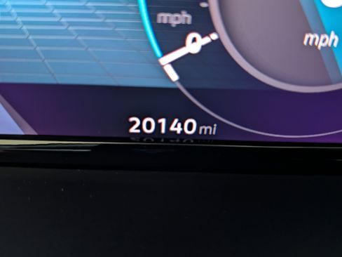 Used 2024 Volkswagen Atlas Cross Sport SE FWD image 24