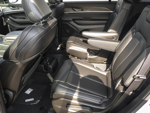 New 2025 Jeep Grand Cherokee L Limited image 14