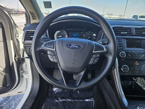 Used 2018 Ford Fusion S image 17