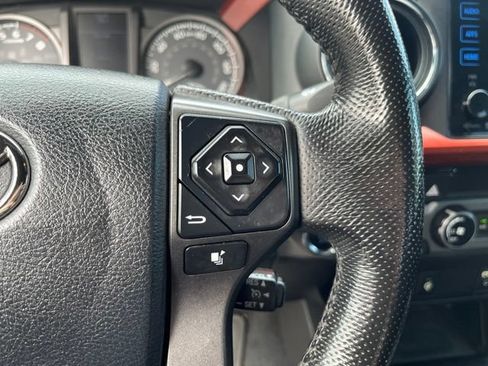 Used 2016 Toyota Tacoma TRD Off-Road w/ Towing Package AWD/4WD image 21