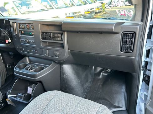 New 2025 GMC Savana 2500 w/ Driver Convenience Package RWD image 24