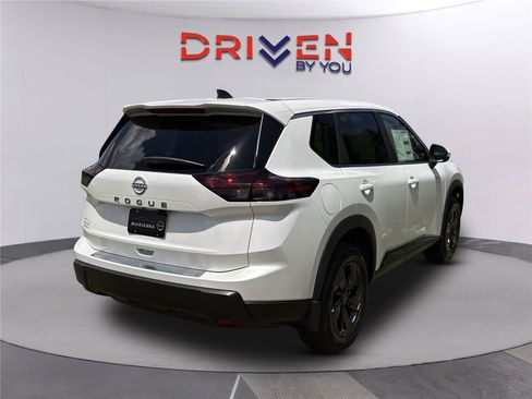 New 2026 Nissan Rogue SV FWD image 4