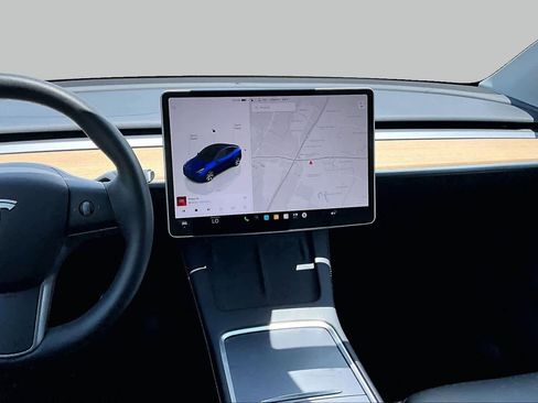 Used 2024 Tesla Model Y Long Range AWD/4WD image 6