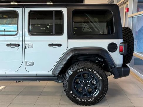 Used 2023 Jeep Wrangler Unlimited w/ Cold Weather Group AWD/4WD image 9