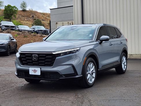 Used 2025 Honda CR-V EX image 3
