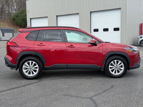 Certified 2023 Toyota Corolla Cross LE w/ Moonroof Package AWD/4WD image 7