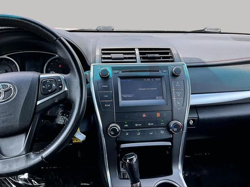 Used 2017 Toyota Camry SE FWD image 7