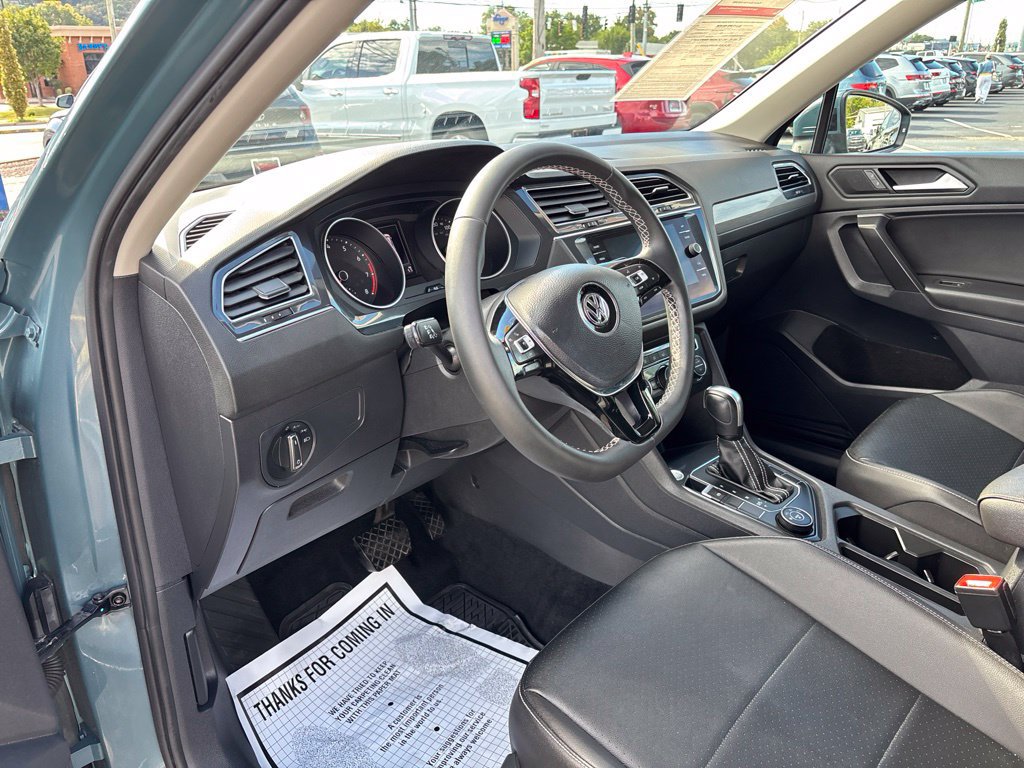 Used 2021 Volkswagen Tiguan SE w/ Panoramic Sunroof Package AWD/4WD image 18