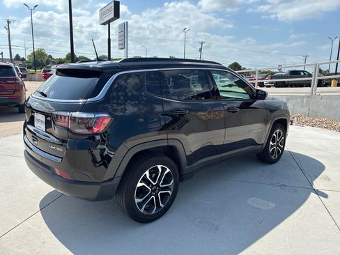 Used 2023 Jeep Compass Limited AWD/4WD image 6